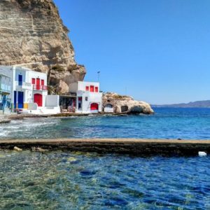 Le circuit de randonnée de Sharing Greece à Milos passe par Klima, un joli village de pêcheurs