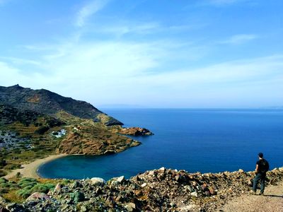 Circuits randonnée Grèce, une baie à Kimolos