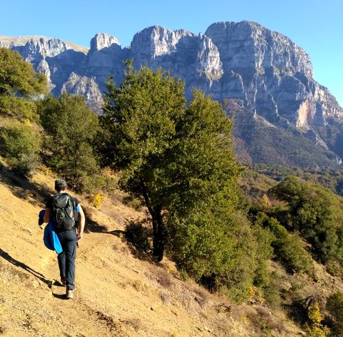 randonnee-en-epire-grece-itineraire-papigo-ano-klidonia Circuit Épire Météores et Corfou : itinéraire de randonnée en aller-retour de Mikro Papigo à Ano Kleinonia
