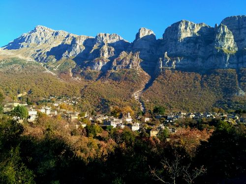 sejours-de-randonnee-zagorochoria-epire Circuit de randonnée Épire Météores et Corfou : les tours d'Astraka