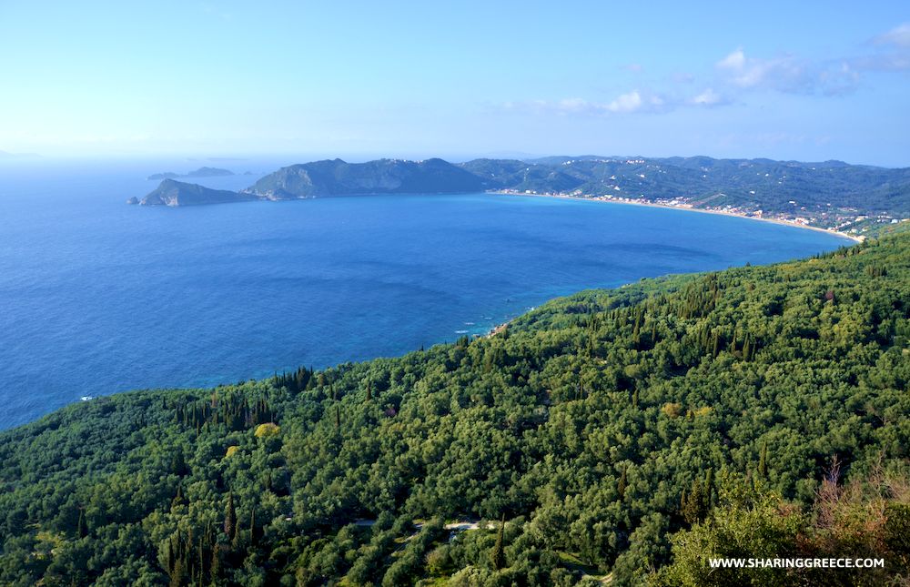 Randonnée en Grèce avec Sharing Greece, Corfou, descente vers Agios Giorgios Circuit Épire Météores et Corfou : randonnée sur l'île de Corfou