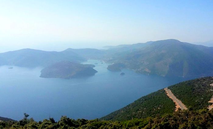 itaque Circuit de randonnée Îles ioniennes : vue depuis le chemin de randonnée à Ithaque