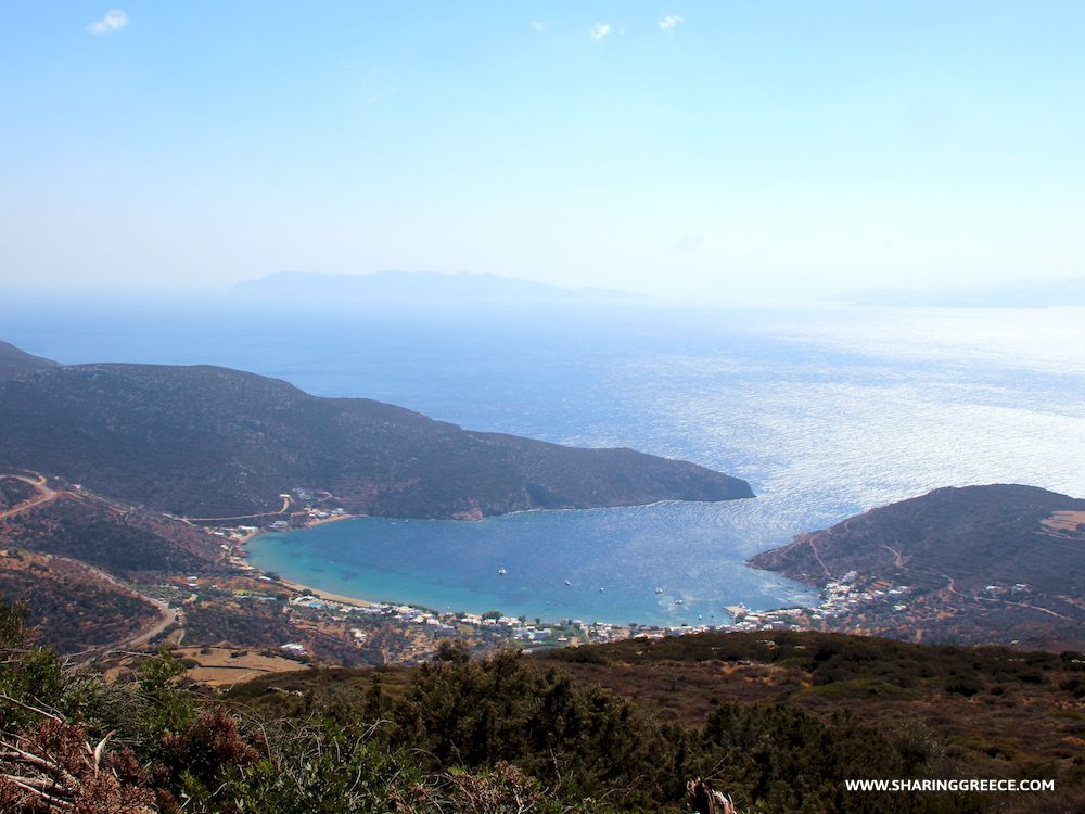 Randonnée en Grèce avec Sharing Greece, Cyclades, Sifnos, descente vers la baie de Vathy